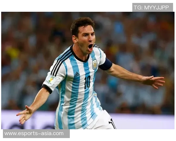 在足球世界中几乎没有争议的球星是谁其光辉如何照耀球迷心中